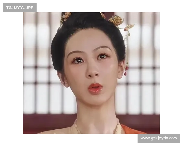 杨紫最新生图曝光,网友热议疑似整容失败,面容变化引发关注(杨紫又整容了) 杨紫最新生图曝光,网友热议疑似整容失败,面容变化引发关注(杨紫又整容了)